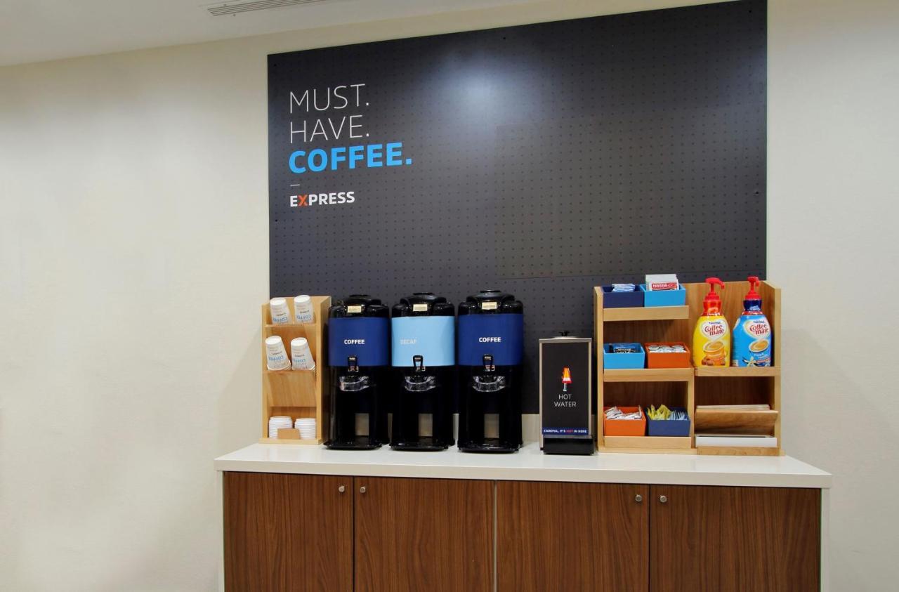 Express & By Ihg 3*
